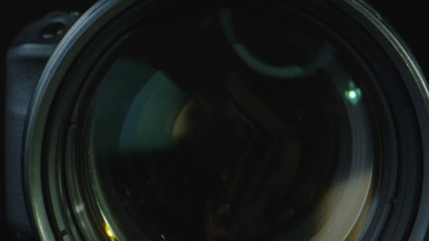 Макросъемка камеры DSLR крупным планом
 - Кадры, видео
