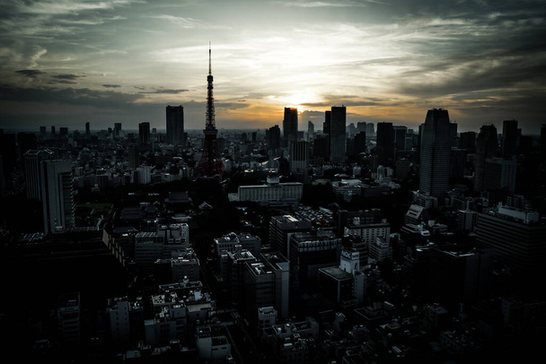 Tokyo Tower και Τόκιο ορίζοντα εκείνο το βράδυ αναφέρεται - Φωτογραφία, εικόνα