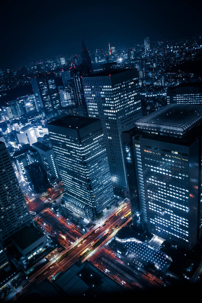 東京都庁舎から見た夜景の高層ビル群 - 写真・画像