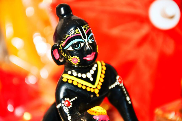 Lord Krishna 'nın heykeli, Metal heykeli, Hindu dini tanrısı. - Fotoğraf, Görsel