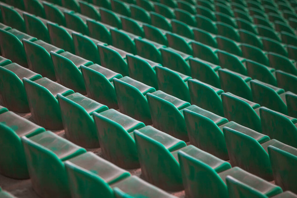 перспективы из сектора зеленых мест на трибунах стадиона
 - Фото, изображение