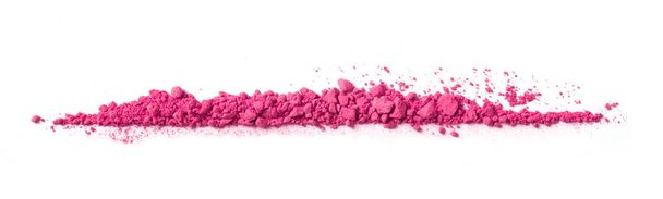 Verpletterde roze make-up lijn geïsoleerd op wit - Foto, afbeelding