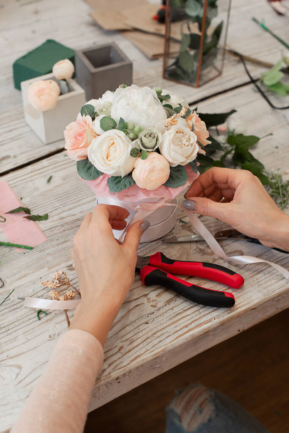 Diy is an artificial flower. Making artificial flowers. Master class for making flowers. Master class for making bouquets. Making beautiful bouquets with your own hands. - Foto, Bild
