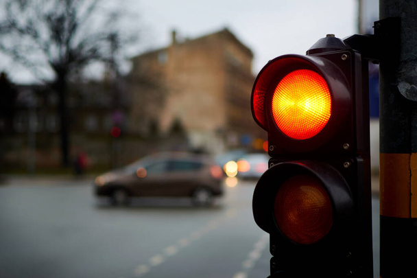 Traffic light red on a city street. - Foto, immagini