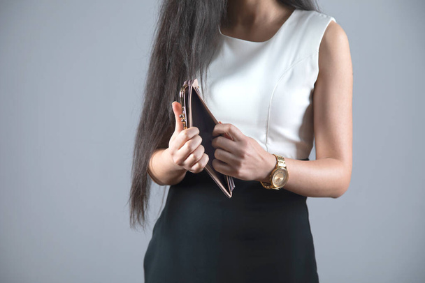 young fashion business woman hand empty wallet - Фото, зображення