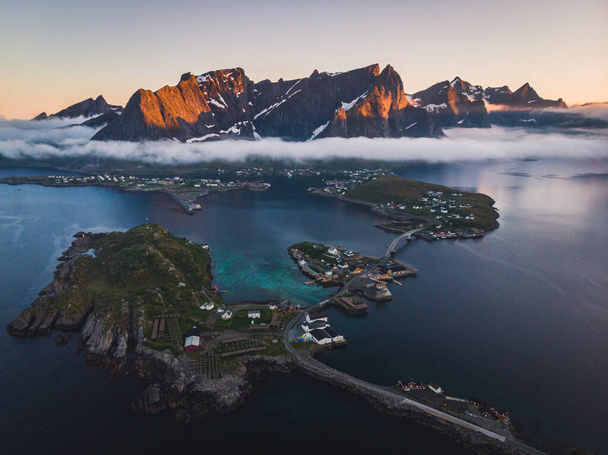 Потрясающая коллекция путешествия на Лофские острова в Норвегии от авиакомпании Mavic Air
 - Фото, изображение
