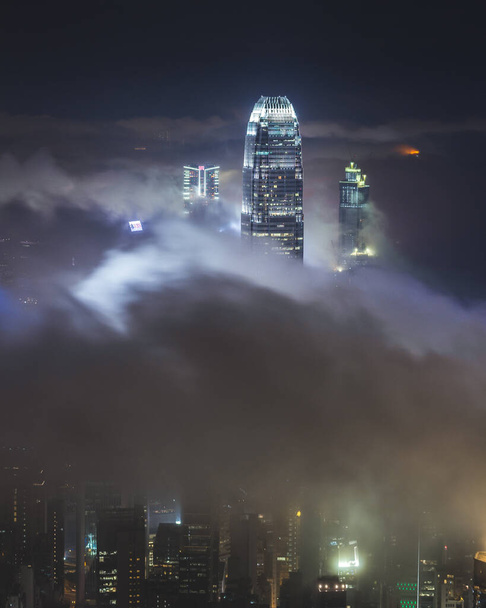 Prachtige verovering van de zee van de bewolking in Lugard Road, Hong Kong - Foto, afbeelding