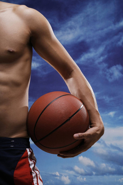 closeup of Man with basketball - Фото, зображення