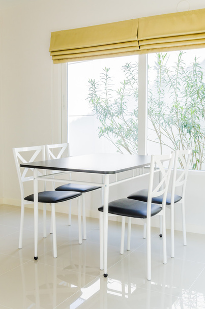 Mesa de jantar cadeira
 - Foto, Imagem