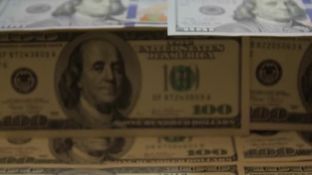 Billetes de 100 dólares
 - Metraje, vídeo