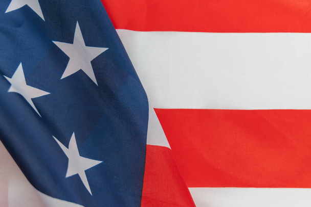 Prachtig zwaaiende ster en gestreepte Amerikaanse vlag - Foto, afbeelding