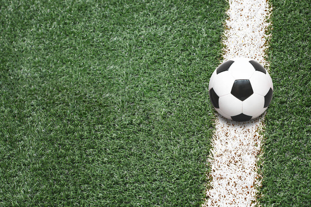 Tradiční fotbalová hra s koženým míčem - Fotografie, Obrázek