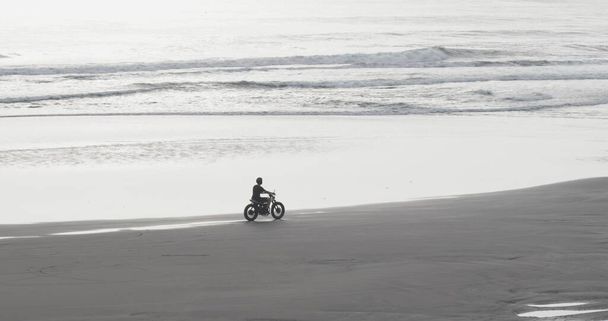 biker beach motorcycle - Foto, imagen