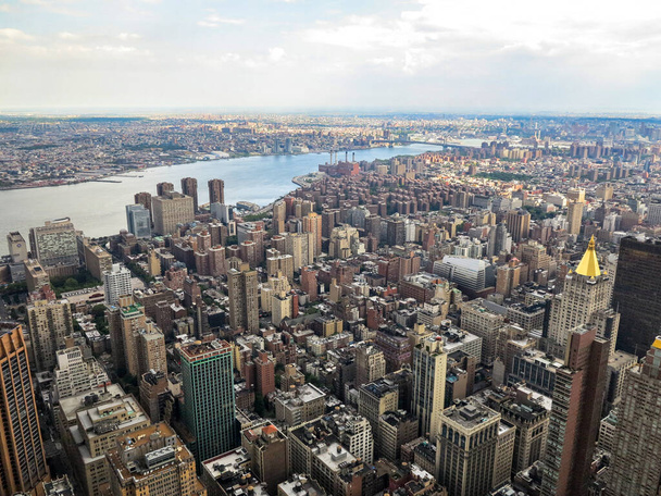 Вид на Нью-Йорк с Эмпайр-стейт-билдинг
 - Фото, изображение