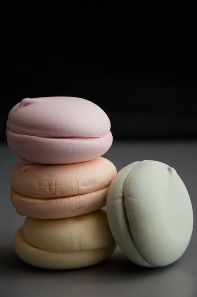 colourful marshmallow on a white background - Φωτογραφία, εικόνα