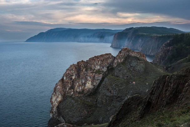 Näkymä Olkhon saarella Baikal järvellä
 - Valokuva, kuva