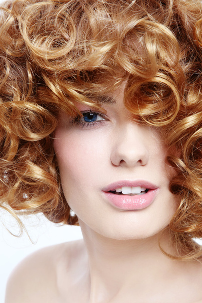 Beauty with curly hair - 写真・画像