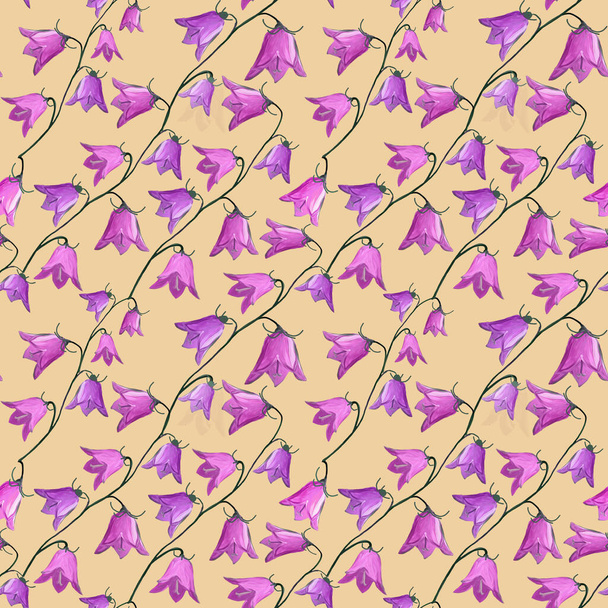 naadloos patroon met klokbloemen campanula bloemen op licht beige achtergrond. Bloemen achtergrond in gouache. Vakantie cadeautjes en geschenken inpakpapier Voor textiel, verpakking, stof, behang. - Foto, afbeelding