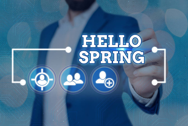 Текст для написання слів Hello Spring. Концепція бізнесу для привітання сезону після зими Цвітіння квітів
. - Фото, зображення