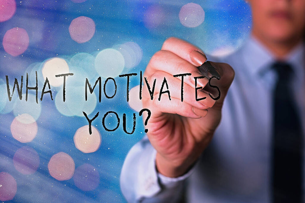 Word szöveg írása Mi motiválja Youquestion. Üzleti koncepció tudni, miért akar ébredni minden reggel. - Fotó, kép