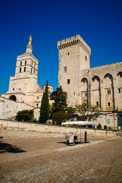  this is the old town in Provence Avignon - Foto, Bild