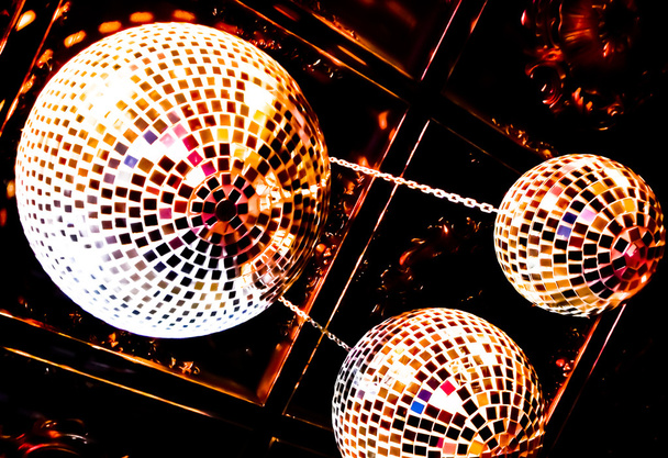 Yansıtılmış topları ile parlama ışık dekor disco - Fotoğraf, Görsel