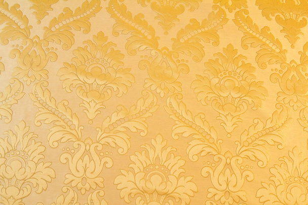 Brocade es un tejido universal que se utiliza para la confección, así como para la producción de textiles y tapicería de muebles.
 - Foto, imagen