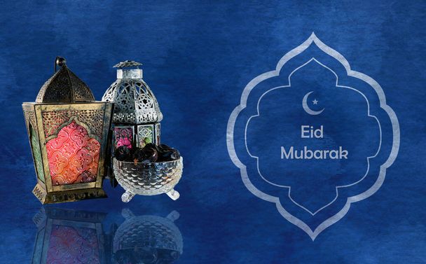 Eid Mubarak diseño islámico con una linterna árabe
 - Foto, imagen