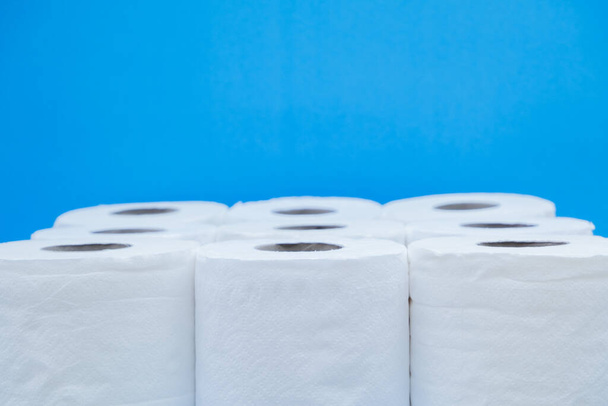 Toaletní papír role pro setření čistého osobního hygienického papíru. - Fotografie, Obrázek