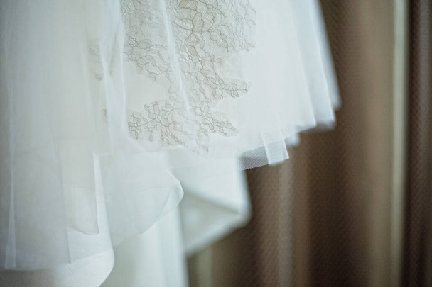 dettagli dell'abito da sposa. pizzo bianco abito da sposa primo piano
 - Foto, immagini