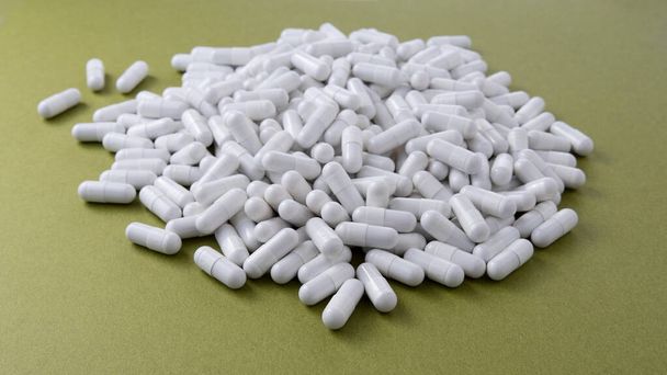 Close-up on a pile of medicine to cure himself - Фото, зображення
