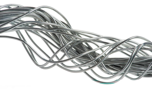 alambre de acero aislado en blanco
 - Foto, Imagen