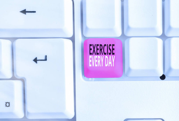Textübung jeden Tag. Businesskonzept zur energetischen Bewegung des Körpers, um fit und gesund zu werden. - Foto, Bild