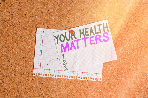 Konzeptionelle Handschrift, die Ihre Gesundheit zeigt. Geschäftsfotos, die eine gute Gesundheit zeigen, sind am wichtigsten unter anderem Korkboard-Größe Papier Thumbtack Sheet Plakatwand Pinnwand. - Foto, Bild