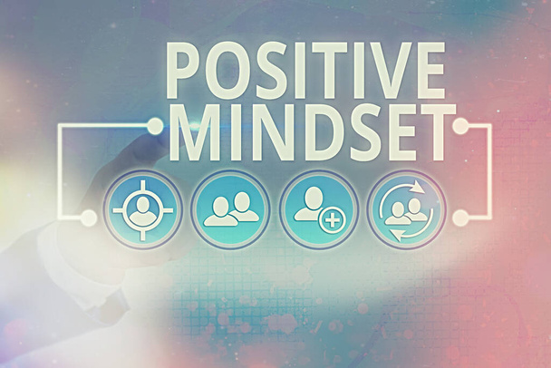 Texte d'écriture de mots Positive Mindset. Concept d'entreprise pour l'attitude mentale dans laquelle vous attendez des résultats favorables
. - Photo, image
