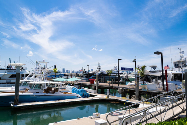 Miami Beach yachts. Waterfront on the docks of the picturesque Miami Beach Marina. - Photo, Image
