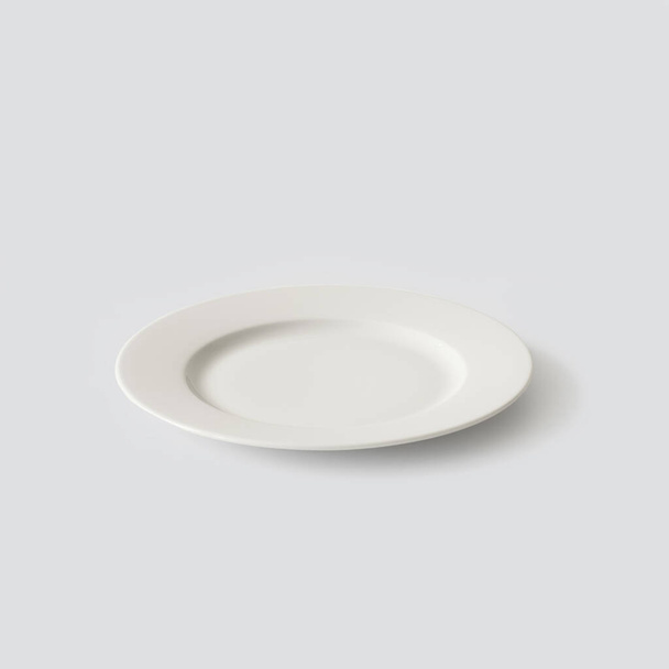 piatto bianco vuoto isolato su fondo grigio chiaro
 - Foto, immagini