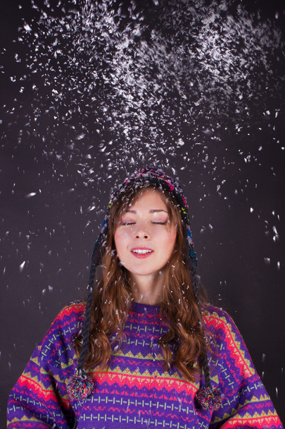 Chica en la nieve
 - Foto, Imagen