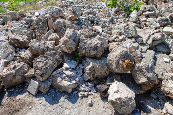beton taşlar hurda inşaat endüstrisi atığı - Fotoğraf, Görsel
