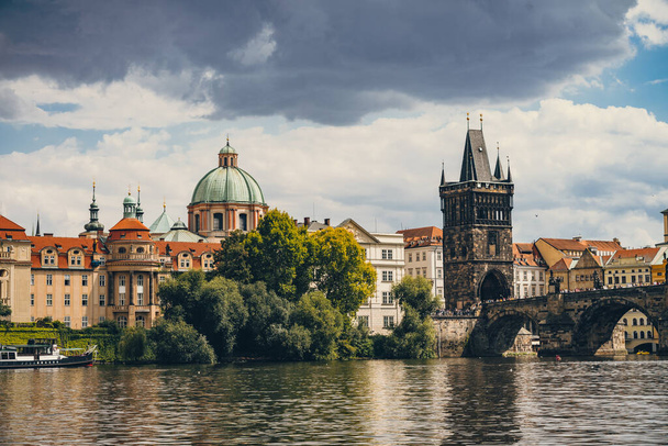 Çek Cumhuriyeti 'nde Charles Bridge Prag - Fotoğraf, Görsel