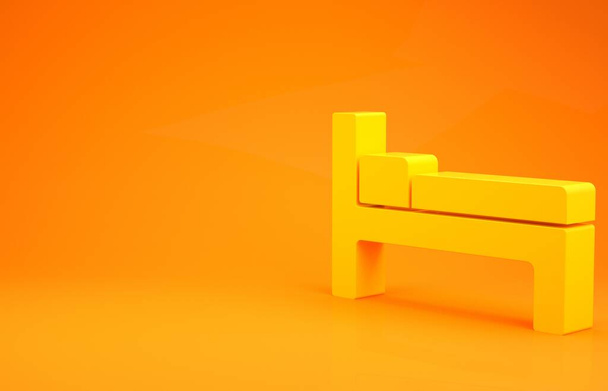 Κίτρινη εικόνα κρεβατιού που απομονώνεται σε πορτοκαλί φόντο. Μινιμαλιστική έννοια. 3d απεικόνιση 3D καθιστούν - Φωτογραφία, εικόνα