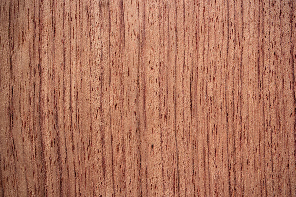 bubinga hout oppervlak - verticale lijnen - Foto, afbeelding