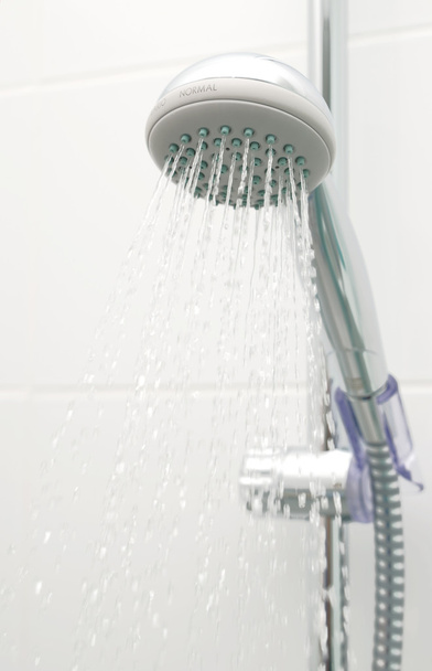 включен душ для головы
 - Фото, изображение