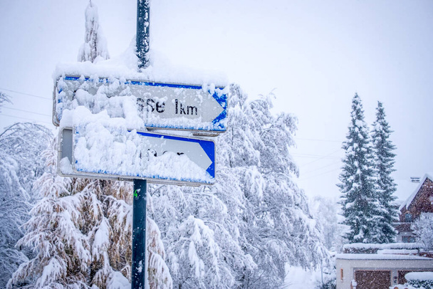 NEUSTIFT, AUTRICHE 13 NOVEMBRE 2019 Paysage hivernal dans la ville de Neustift dans la vallée du Stubai après de fortes chutes de neige
 - Photo, image