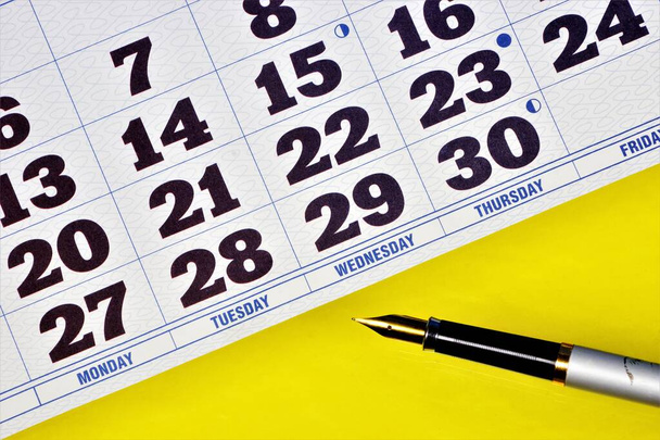 Calendario semanal-asistente para la planificación del futuro, objetivos de negocio, formación, recreación y vacaciones
. - Foto, Imagen