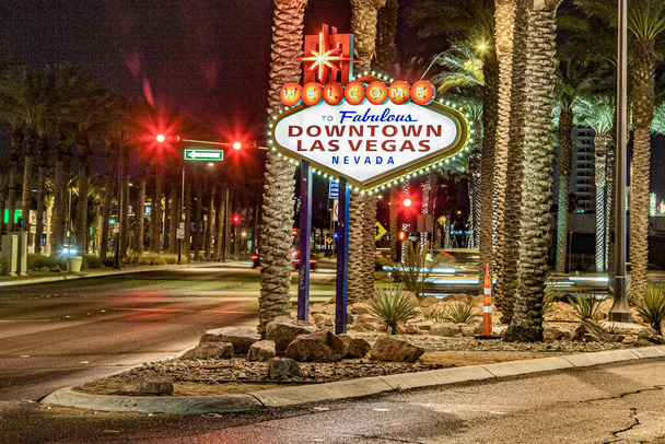 Willkommen in der fabelhaften Innenstadt von Las Vegas bei Nacht - Foto, Bild