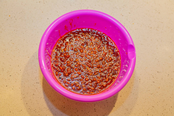 Appetitlich hausgemachte süße Zuckermarmelade mit Sanddornbeeren - Foto, Bild