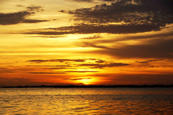 Západ slunce u jezera. - Fotografie, Obrázek