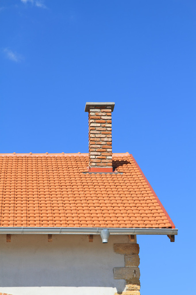 nowego dachu i kominów - Zdjęcie, obraz