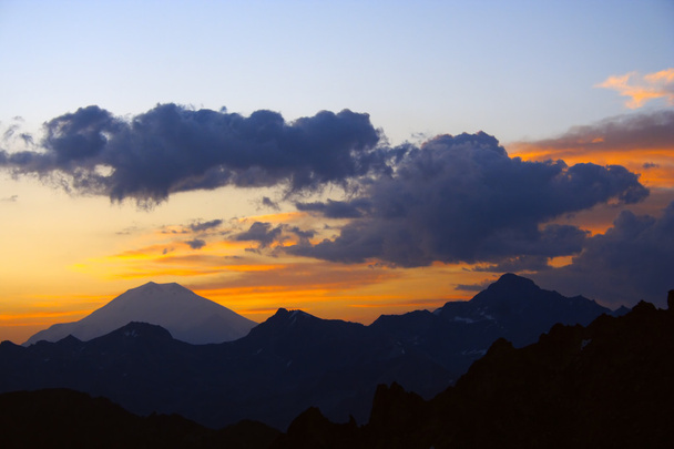 Por la mañana temprano Elbrus
 - Foto, Imagen
